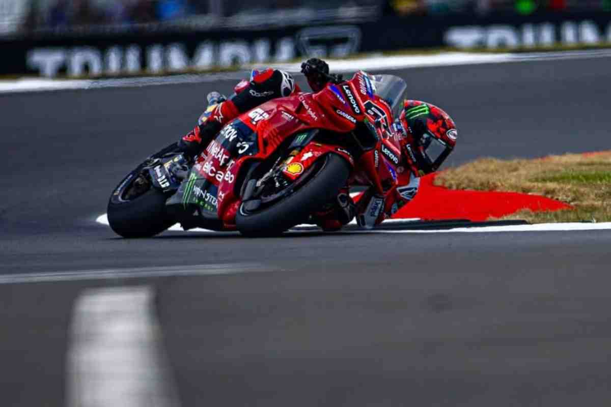 Quanto impiega MotoGP da 0 a 100 m/h accelerazione